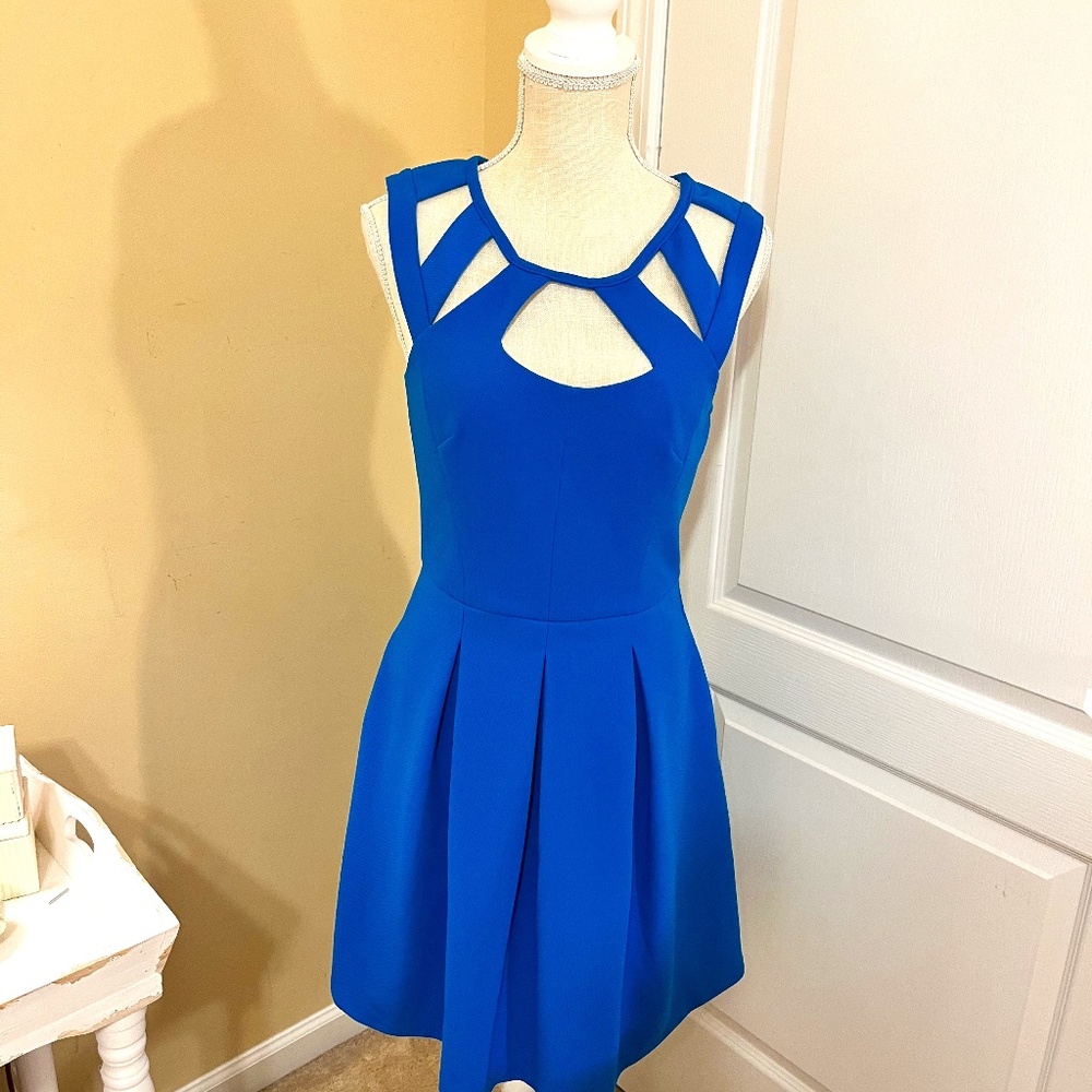 Stella Parker Vibrant Blue Cut Out Neckline Dress - Size 6